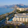 En la orilla de la playa perfecta - Sealife Family Resort Hotel.
